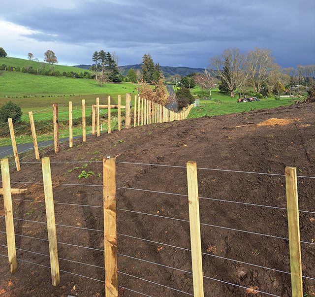 Post and battern fence